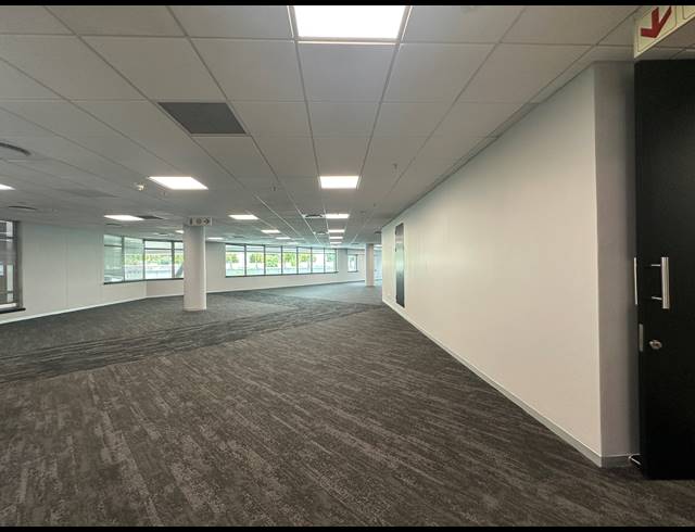 735M² OFFICE TO LET IN SANDTON CENTRAL